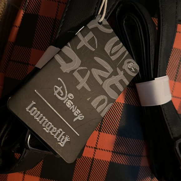 NEW DISNEY LOUNGEFLY BACKPACK - Picture 3 of 4